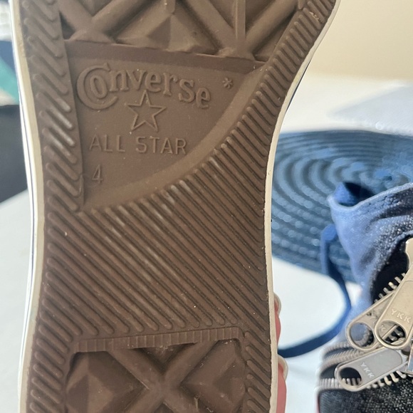 Very rare big kids Converse ( authentic) denim with zippers - Picture 2 of 4